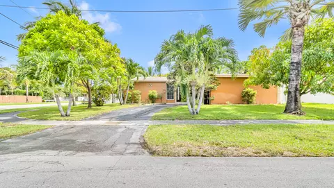 7399 NW 20th Ct, Sunrise, FL 33313