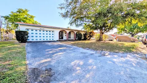 8528 Windsor Dr, Miramar, FL 33025