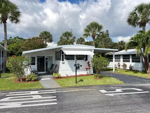615 Alamanda Ln, Deerfield Beach, FL 33442