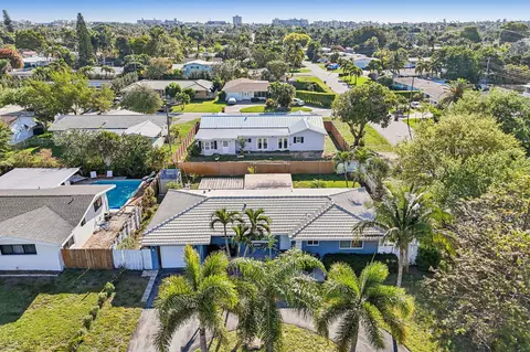 818 SE 9th Ter, Deerfield Beach, FL 33441