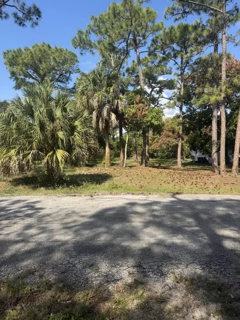 5866 SE Wesley Ave, Stuart, FL 34997 photo 4