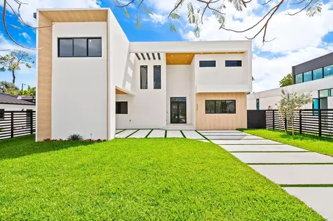 2324 SW 26th St, Miami, FL 33133