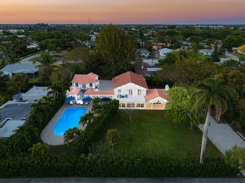 321 SW 1st Ave, Boynton Beach, FL 33435