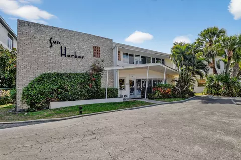 214 Inlet Way #106, Palm Beach Shores, FL 33404