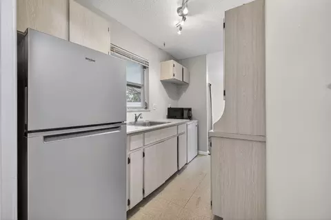 Kitchen - 1040 SE 5th St SE, Stuart, FL 34996 photo 3 of 3