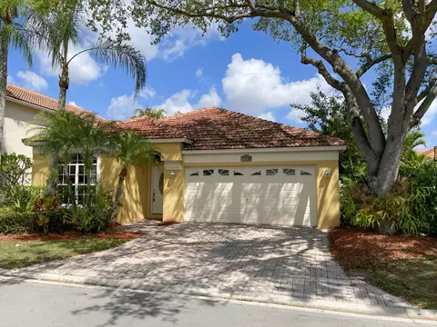 5338 Edenwood Ln, Riviera Beach, FL 33418