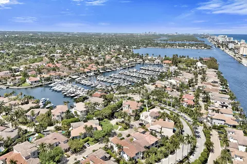818 Spinnaker Dr E, Hollywood, FL 33019 photo 4