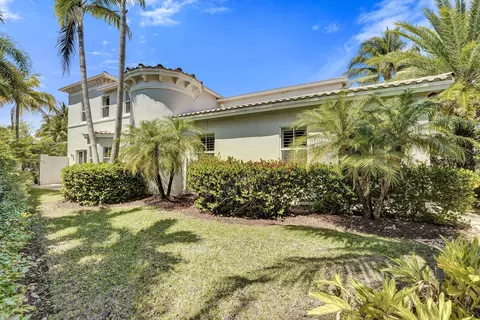 818 Spinnaker Dr E, Hollywood, FL 33019 photo 48