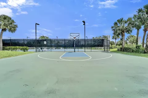 818 Spinnaker Dr E, Hollywood, FL 33019 photo 60
