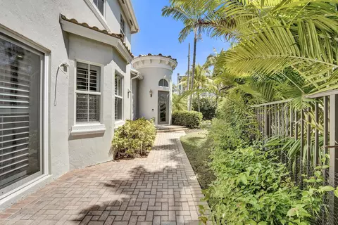818 Spinnaker Dr E, Hollywood, FL 33019 photo 47