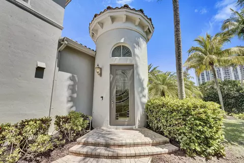 818 Spinnaker Dr E, Hollywood, FL 33019 photo 12