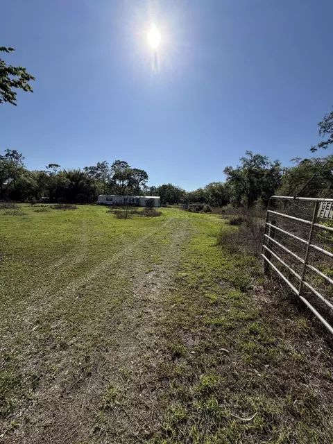 29265 NE 69th Ter, Okeechobee, FL 34972 photo 2