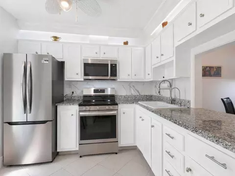 857 Worcester Ln #B, Lake Worth, FL 33467