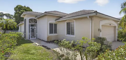 9198 Clipper Cir, West Palm Beach, FL 33411