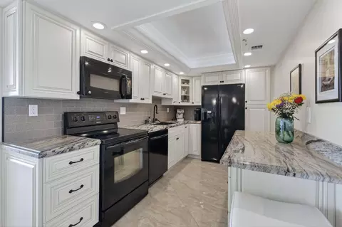 Kitchen - 1300 S Highway A1a #320, Jupiter, FL 33477 photo 1 of 5
