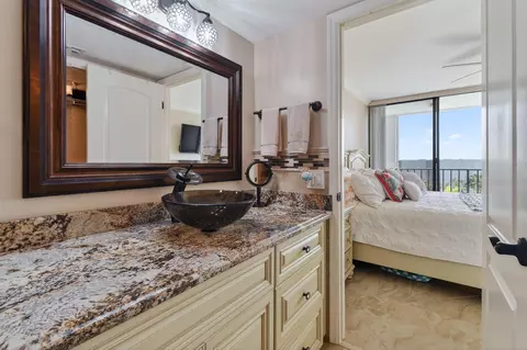 Bath - 1300 S Highway A1a #320, Jupiter, FL 33477 photo 5 of 5