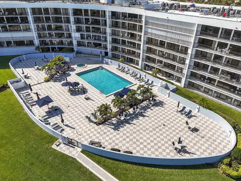 Exterior - 1300 S Highway A1a #320, Jupiter, FL 33477 photo 10 of 14