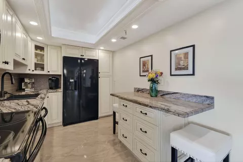Kitchen - 1300 S Highway A1a #320, Jupiter, FL 33477 photo 3 of 5