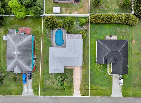 1918 SE Cheltenham St, Port Saint Lucie, FL 34983