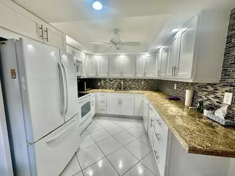 2034 Newcastle B, Boca Raton, FL 33434