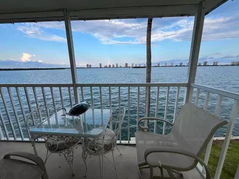 101 Doolen Ct #305, North Palm Beach, FL 33408