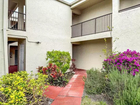 2528 Boundbrook Dr S #205, West Palm Beach, FL 33406