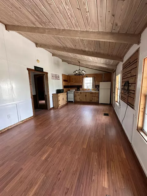 Kitchen - 14455 E State Road 78, Okeechobee, FL 34974 photo 2 of 2