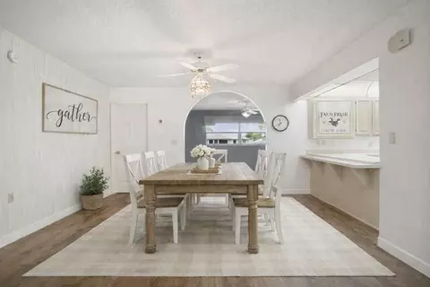 Dining - 2321 SW 3rd Ct, Okeechobee, FL 34974 photo 1 of 1