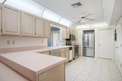 Kitchen - 2321 SW 3rd Ct, Okeechobee, FL 34974 photo 1 of 2
