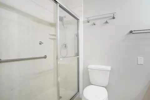Bath - 2321 SW 3rd Ct, Okeechobee, FL 34974 photo 2 of 5