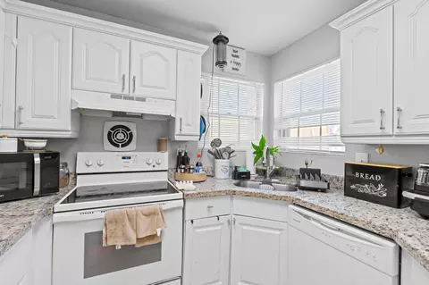 5710 Dewberry Way, West Palm Beach, FL 33415