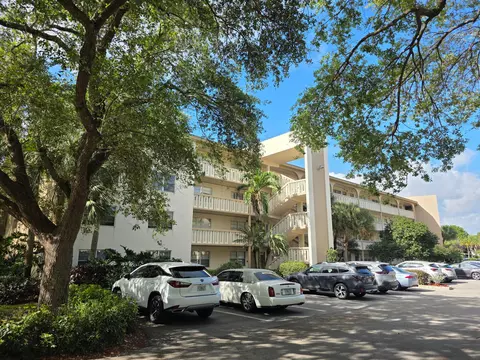 2301 Lucaya Ln #E3, Coconut Creek, FL 33066