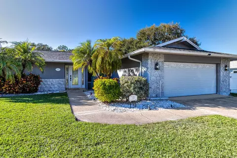 2376 Armour Dr, Dunedin, FL 34698