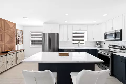 4 Seville Ter #4, Delray Beach, FL 33446