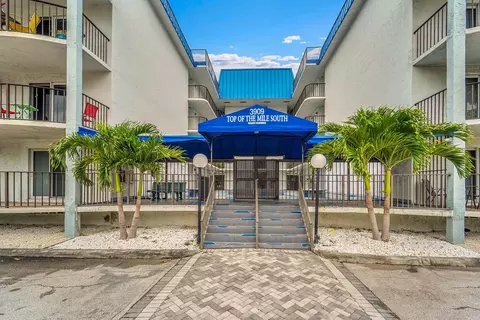 3909 N Ocean Blvd #301, Fort Lauderdale, FL 33308