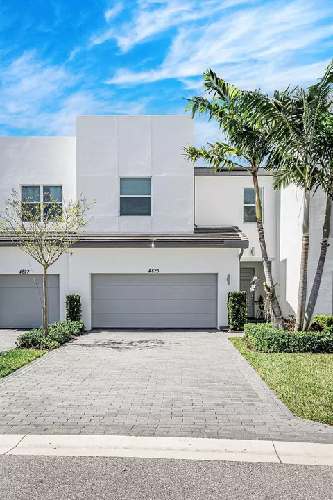 4823 Navali Dr, Lake Worth, FL 33467