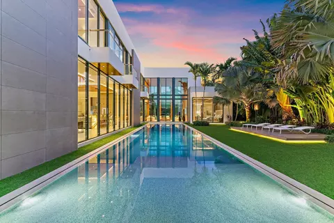 160 Spyglass Ln, Jupiter, FL 33477