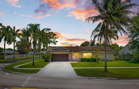 167 Ponce De Leon St, Royal Palm Beach, FL 33411