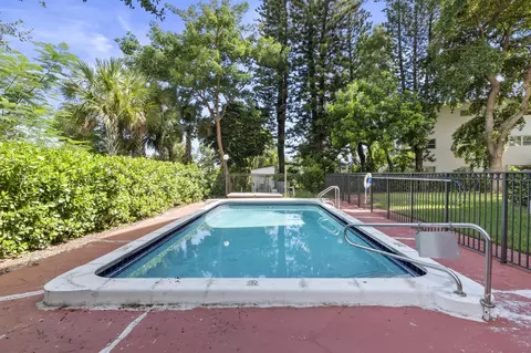 1101 Crystal Lake Dr #309, Pompano Beach, FL 33064