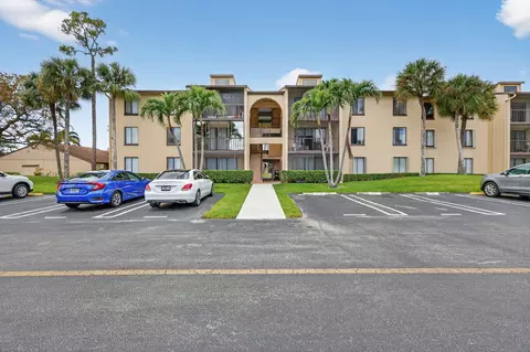 624 Sea Pine Way #B3, Greenacres, FL 33415