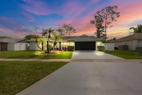 125 Parkwood Dr, Royal Palm Beach, FL 33411