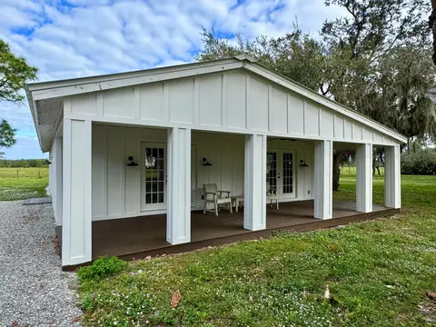 Exterior - 14151 E Center St, Okeechobee, FL 34974 photo 4 of 5