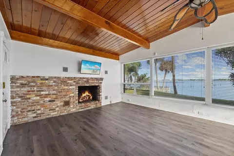 Living - 101 S Colorado Ave, Stuart, FL 34994 photo 3 of 5