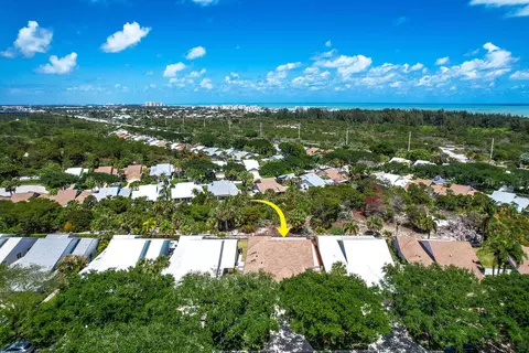 View/Area - 327 Ridge Rd, Jupiter, FL 33477 photo 12 of 15