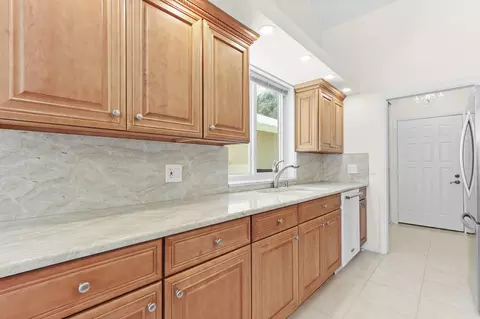 Kitchen - 327 Ridge Rd, Jupiter, FL 33477 photo 2 of 6