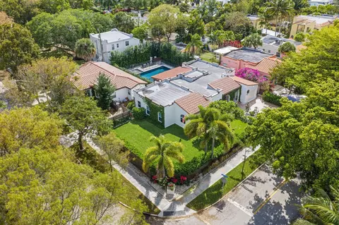 706 Sunset Rd, West Palm Beach, FL 33401