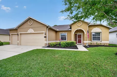 135 Stony Point Dr, Sebastian, FL 32958