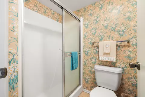 Bath - 3236 SE Aster Ln #M226, Stuart, FL 34994 photo 2 of 5