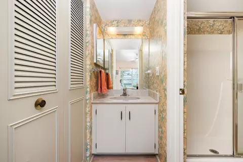 Bath - 3236 SE Aster Ln #M226, Stuart, FL 34994 photo 1 of 5