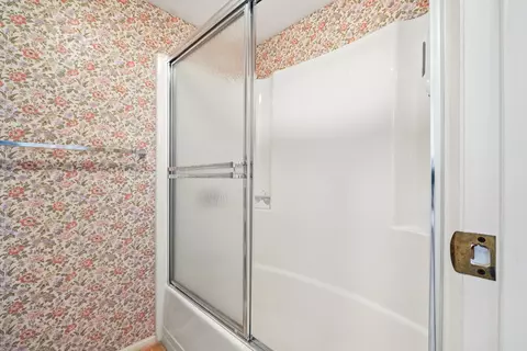 Bath - 3236 SE Aster Ln #M226, Stuart, FL 34994 photo 4 of 5